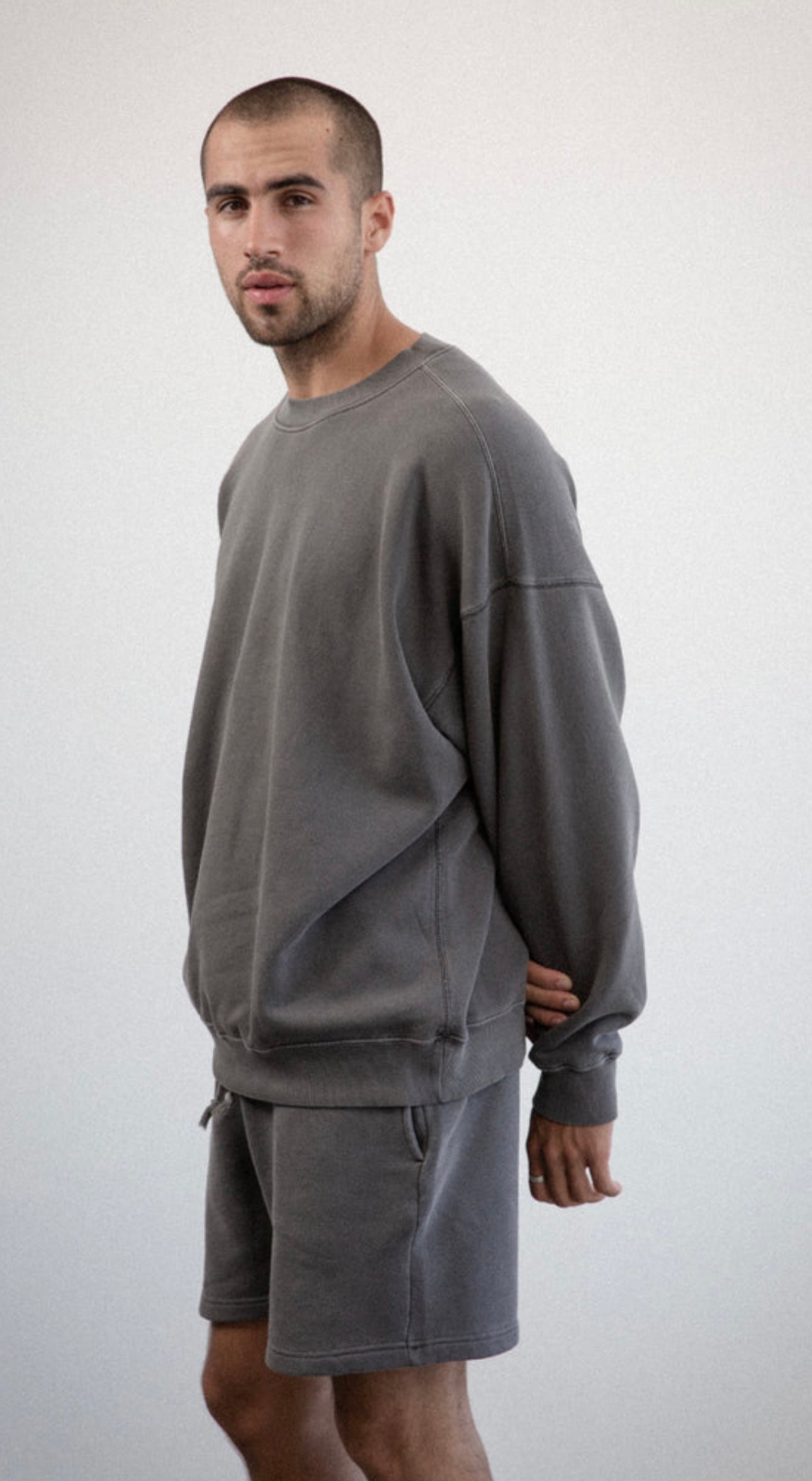 VINTAGE GREY CREWNECK