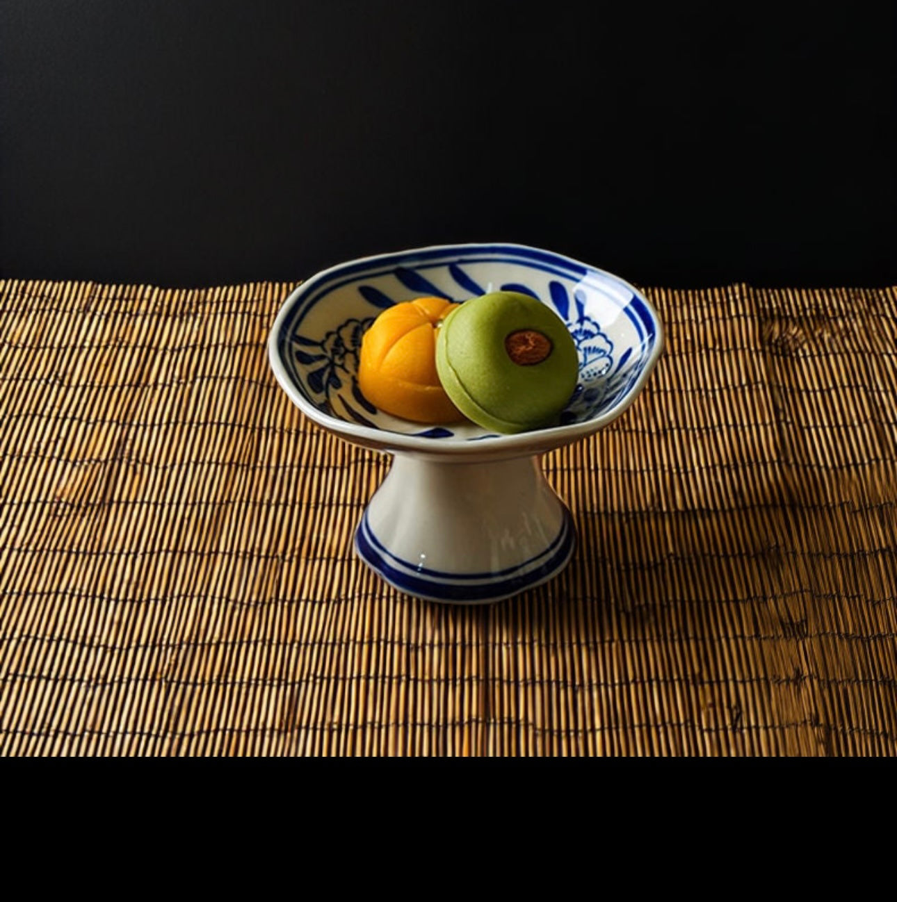 inscentive ceramic pedestal dish