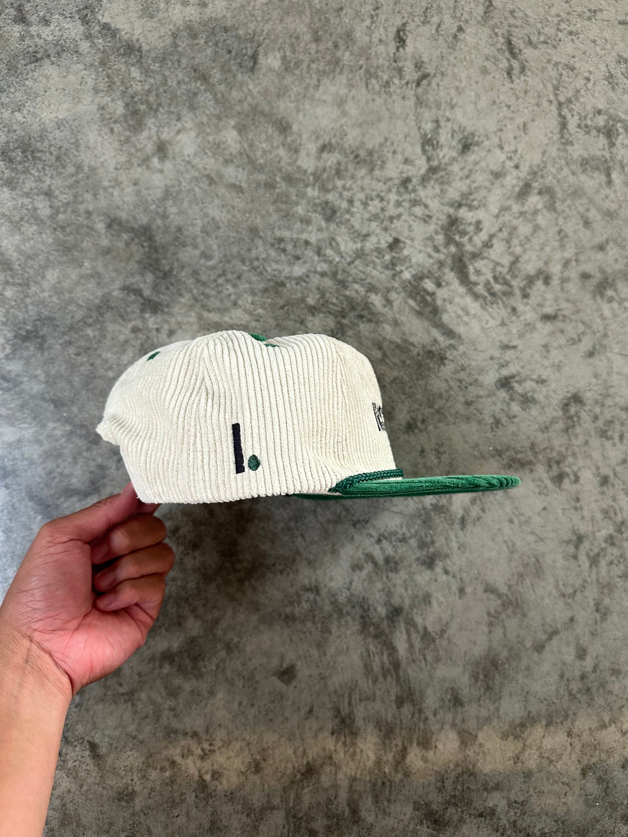 VINTAGE INSCENTIVE GREEN & CRÈME CORDUROY CAP
