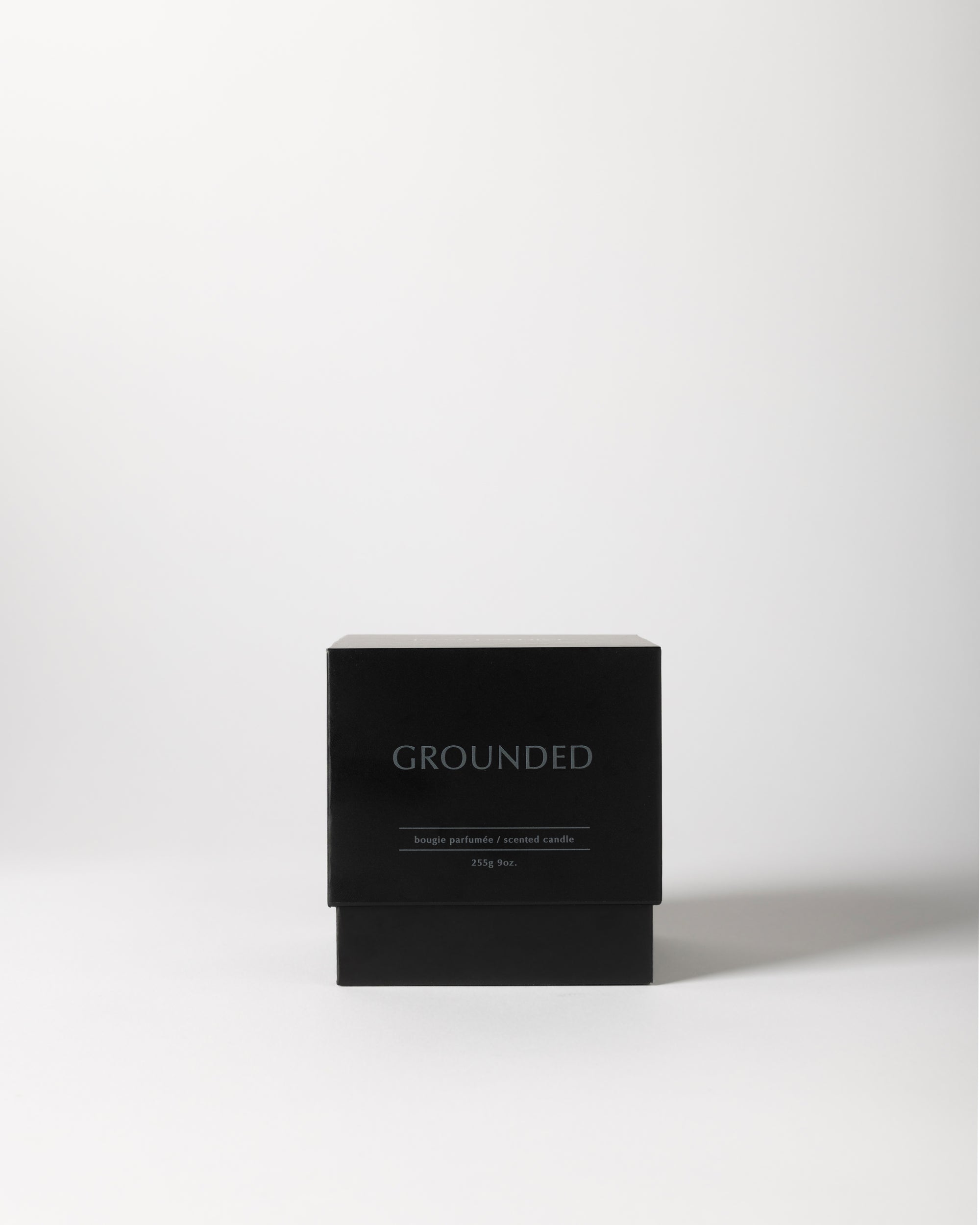 This is the perfect affordable luxury candle. It is the ideal luxury gift for men or women; having a unisex scent that will fill up a room with an aroma of a tobacco vanilla fragrance. This scented candle is made with 100% soy wax and aesthetically packaged, making it a great luxury gift or apart of a gift set.